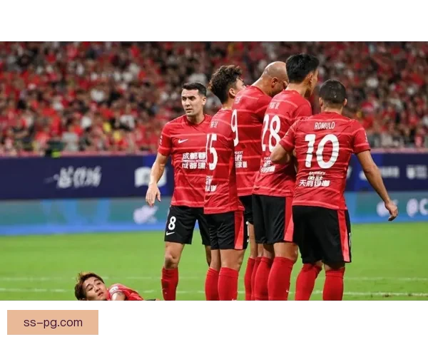 浙江队双线作战迎来大幅轮换 2026赛季中超阵容调整初探